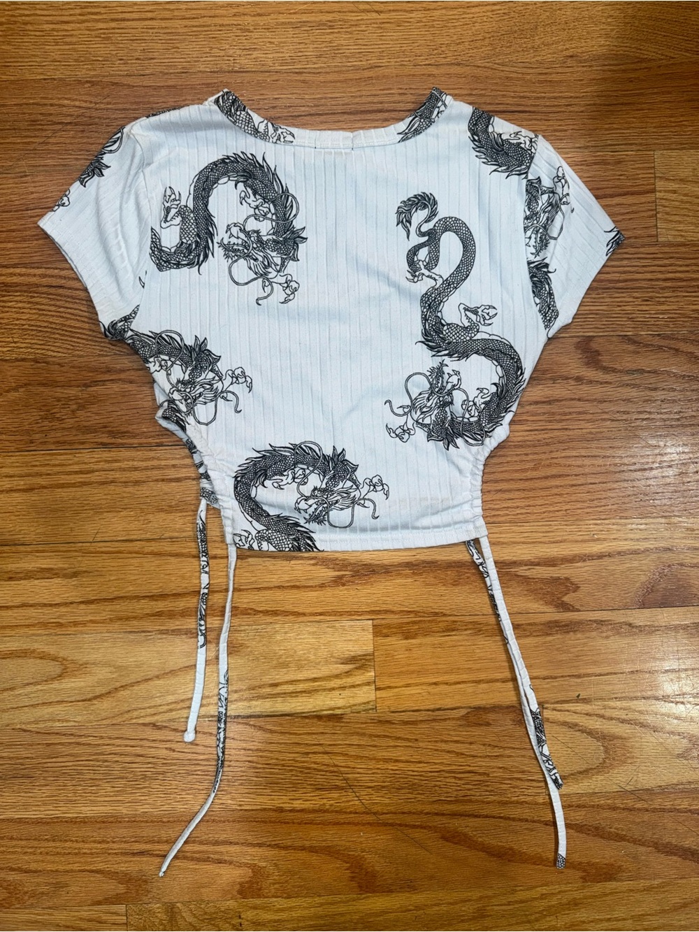 Rue21 White & Black Dragon-Print Cinch Crop Top - Picture 2 of 2